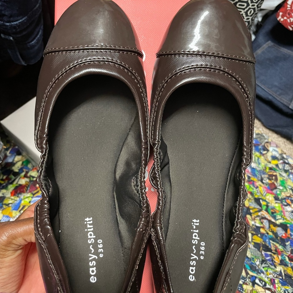 Brown, like new, Easy Spirit flats